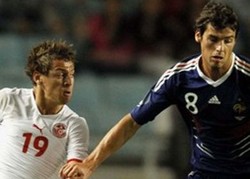 Prancis Diimbangi Tunisia