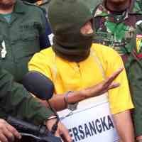 Korban Ditembak dan Kepala Dipenggal