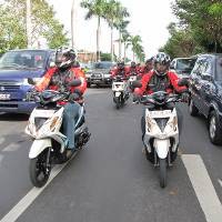 Membelah Kemacetan Bali dengan Xeon