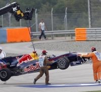 Webber-Vettel Saling Tuding, Red Bull Rugi Besar