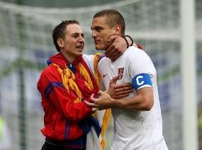 Vidic Tenangkan Serbia