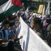 Kutuk Israel, Massa Kumpulkan Sejuta Tanda Tangan