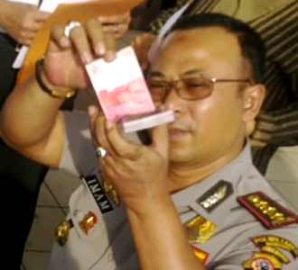 Polisi Sita Uang Palsu Rp 1 Miliar