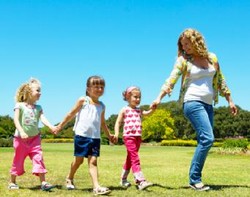 Tips Memilih Baby Sitter Yang Handal