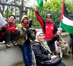 Kemenlu Undang Keluarga 12 Relawan