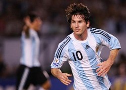 Messi Mau Lawan Rooney di Final