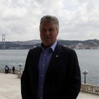 Inter Sudah Kontak Hiddink, tapi...