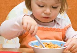 Jadikan Saat Makan untuk Anak Belajar