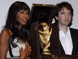 Louis Vuitton Bikin Trofi Piala Dunia Bergaya