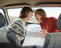 Hati-hati! Suami Lebih Muda Bisa Memperburuk Kesehatan