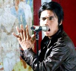 Charly ST12 Minder Ciptakan Lagu Untuk Penyanyi Baru