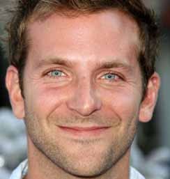 Telanjang Dada, Bradley Cooper Jadi Narsis