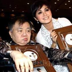 Pance F Pondaag, Legenda Lagu Melankolis Indonesia