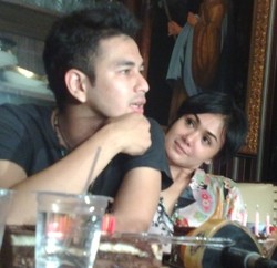 Ultah, Yuni Shara Dikejutkan Kue Unik Raffi Ahmad