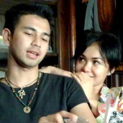 Yuni Shara Dihadiahi Raffi Ahmad 38 Tangkai Mawar