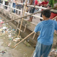 Sesosok Mayat Bayi Ditemukan Mengapung di Anak Sungai Kalimas