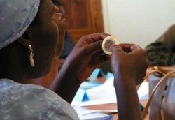 Wanita Namibia Pengidap HIV Diam-diam Dimandulkan Negara