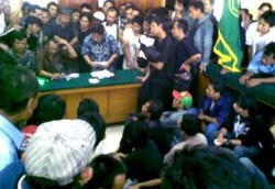 7 Ribu Orang Sidang SIM di PN Jakpus, Jl Gadjah Mada Macet Parah 