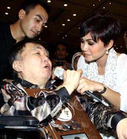 Yuni Shara Kenang Bandelnya Pance F Pondaag