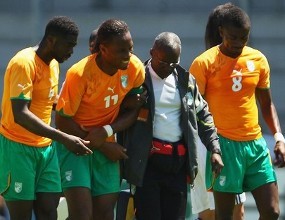 Pantai Gading Menang, Drogba Cedera