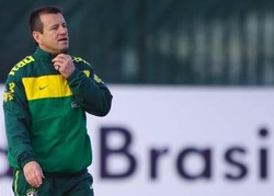 Dunga Kesal pada Sekjen FIFA