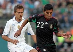 Italia Dipecundangi Meksiko