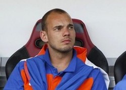 Sneijder Masih Lapar