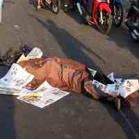 Gagal Salip Truk Tangki, Biker Tewas Terlindas