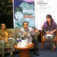 Biasa Ngeblog, Wawali Surabaya dan Istri Bikin Buku