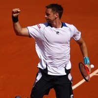 Soderling Maju ke Final