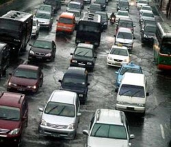 Banjir 150 Cm, Akses Jalan Tol Pondok Ranji Terputus