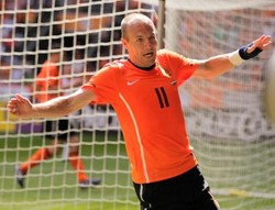 Belanda Hancurkan Hongaria