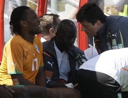 Operasi Sukses, Drogba Bisa Tampil?