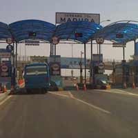 Mobil Iring-iringan Pengantin Terguling di Tol Suramadu, 3 Luka