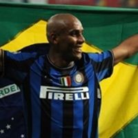Maicon Pergi Jika Moratti Mengizinkannya