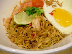 Dijerat Lezatnya Mi Goreng Sinamar