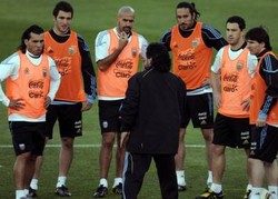 Tim Tango Mulai Pamer