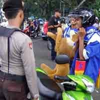 Nekat Konvoi, Aremania yang Membandel Ditangkap Polisi