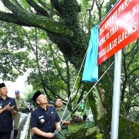 Stiker Uji Emisi Jadi Tiket Masuk Balai Kota