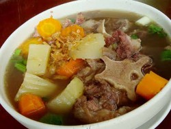 Sop Buntut Dahapati, Citarasa Kolonial Mak Nyuusss