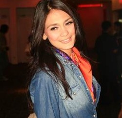 Luna Diharap Segera Blak-blakan Langsung Pada Lux