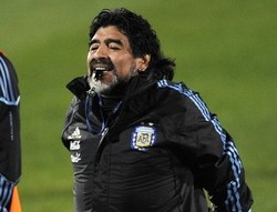 Maradona Memburu Double