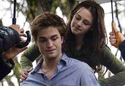 Menganalisa Gangguan Mental Bella dan Edward