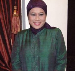 Dewi Yull Minta Doa Agar Anaknya Lewati Masa Kritis