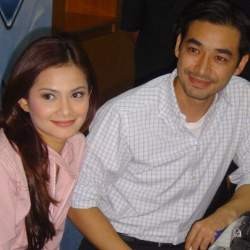 Cut Tari Puji Suami & Pamer Kemesraan