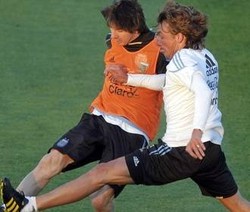 Heinze: Argentina Bukan Messi