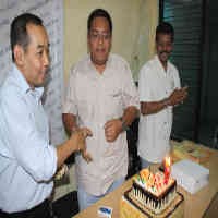 Arif Afandi Rayakan Ultah Ketua Tim CACAK di Posko Pemenangan