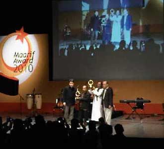 2 Tokoh Lokal Terima Maarif Award