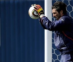 Italia Siap Sumbangkan Bonus 