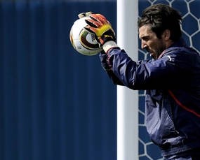 Italia Siap Sumbangkan Bonus 